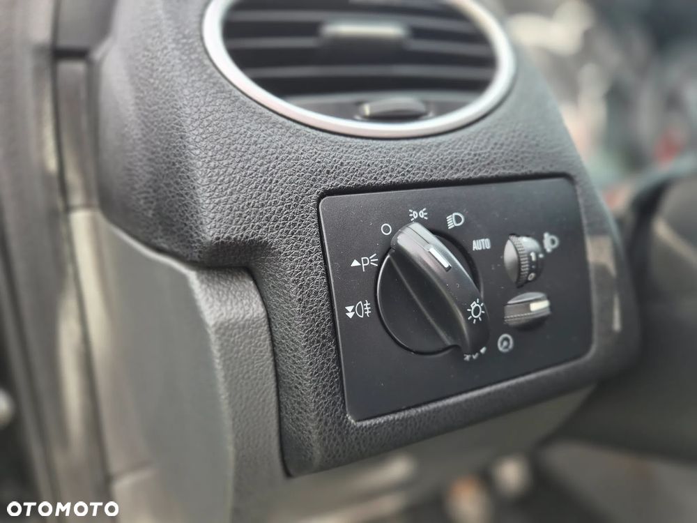 Ford Focus 2.5 ST - 13