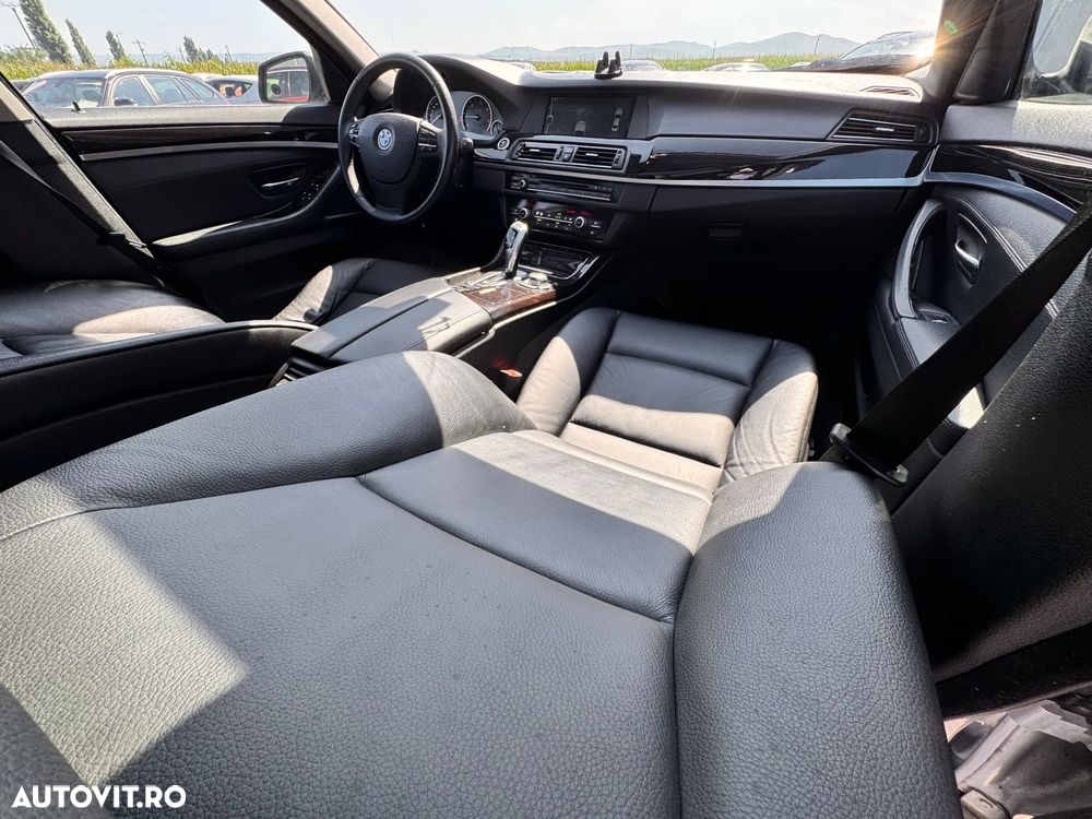 BMW Seria 5 520d Aut. - 29