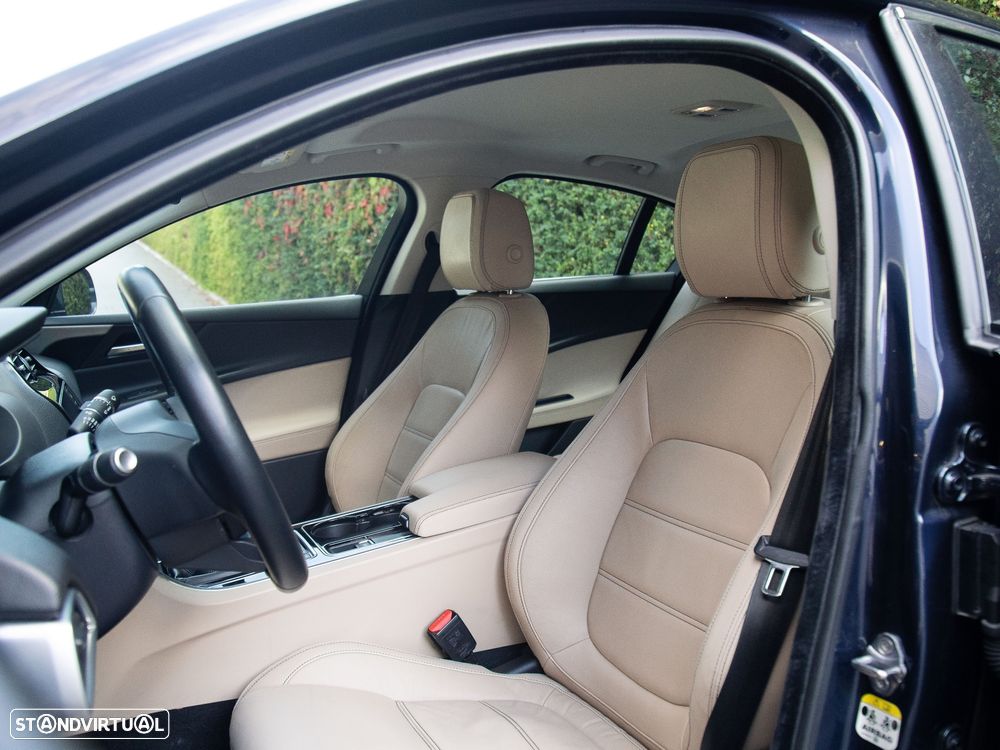 Jaguar XE 2.0 D Prestige - 14