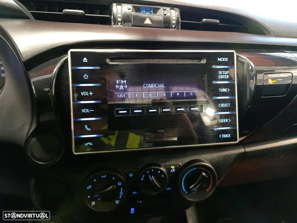 Toyota Hilux 2.4 D-4D 2WD CE - 10