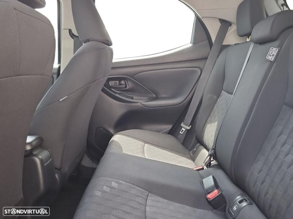 Toyota Yaris - 12