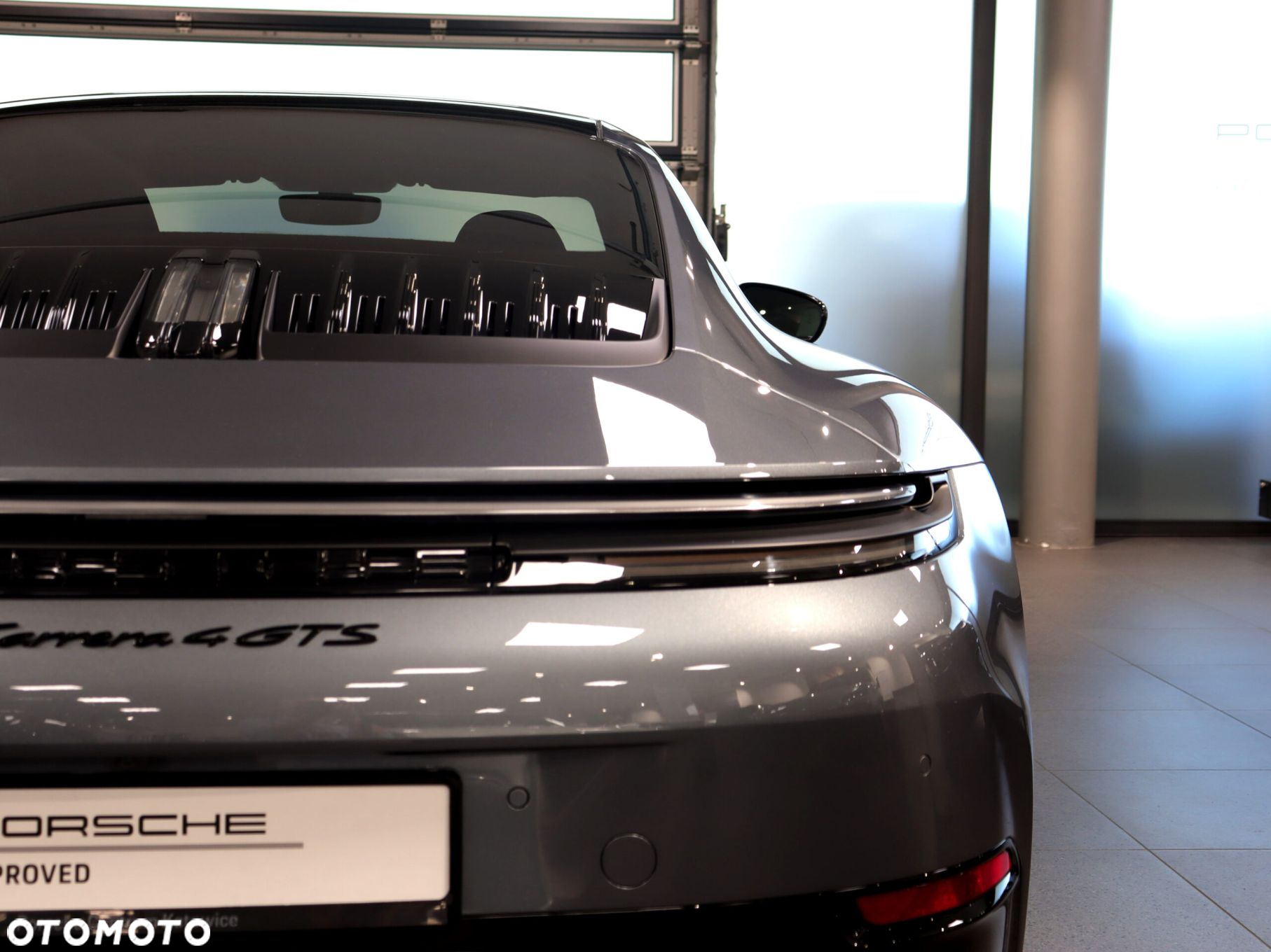 Porsche 911 Carrera 4 GTS PDK - 10