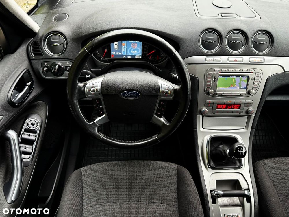 Ford Galaxy - 25
