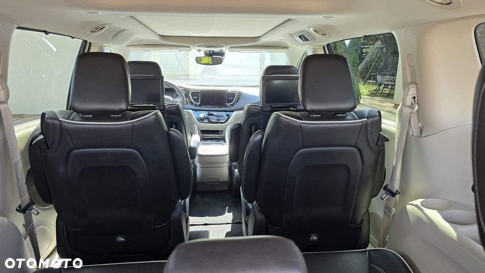 Chrysler Pacifica - 8