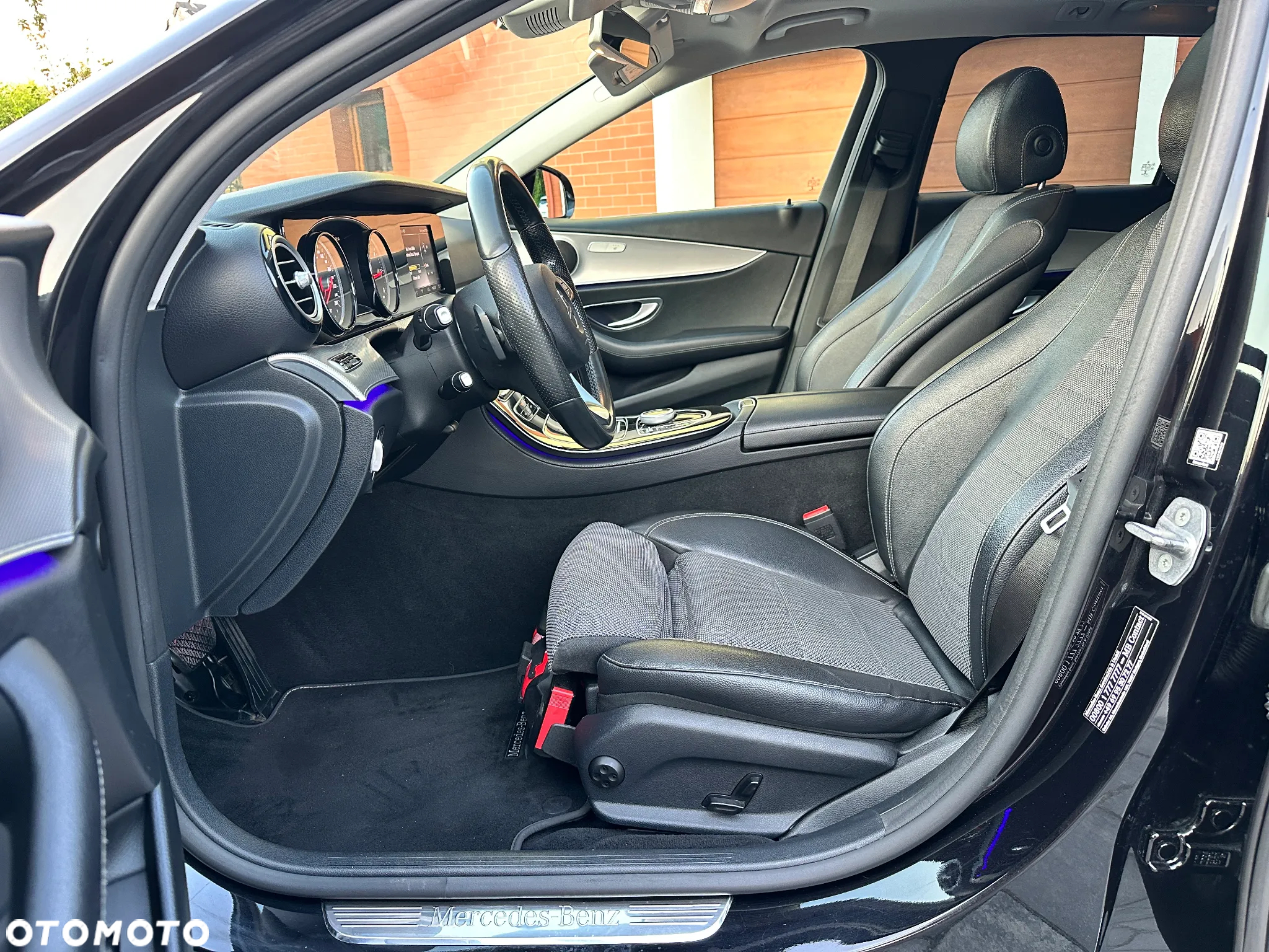 Mercedes-Benz Klasa E 220 d T 9G-TRONIC Avantgarde - 24