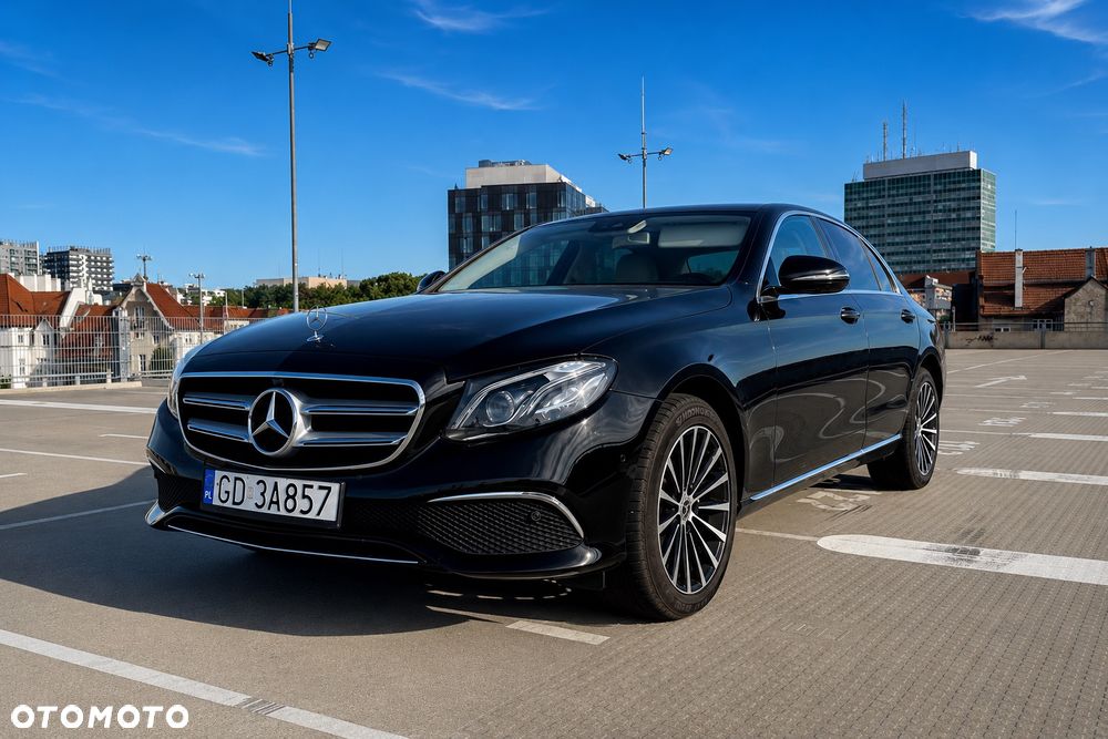 Mercedes-Benz Klasa E 220 d 4-Matic Business Edition 9G-TRONIC - 2