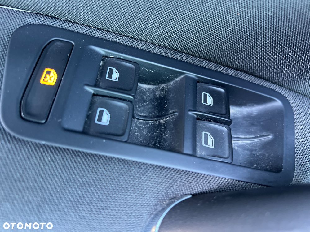 Volkswagen Golf 1.6 TDI BlueMotion Technology Trendline - 27