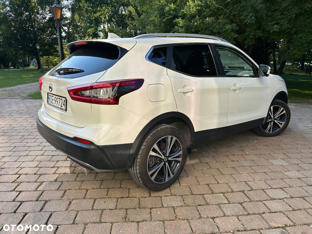 Nissan Qashqai 1.3 DIG-T AKARI - 2