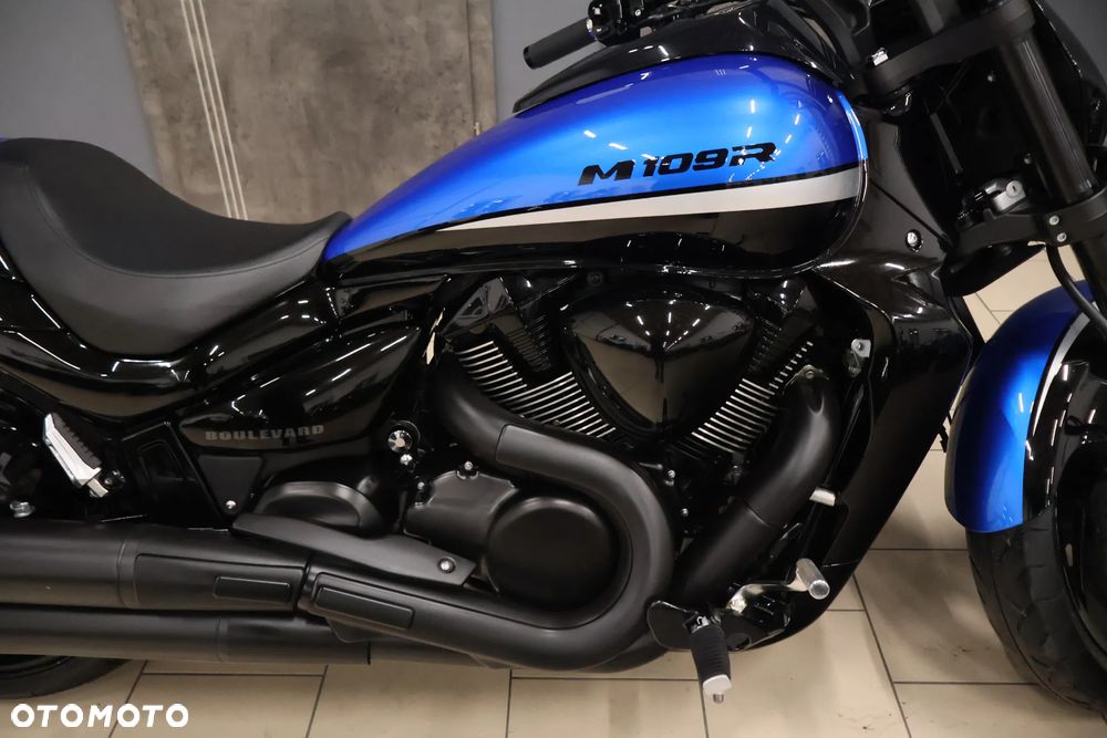 Suzuki Intruder - 4