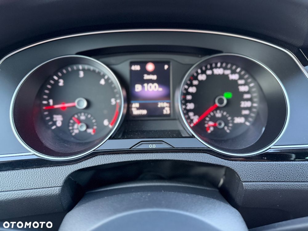 Volkswagen Passat 2.0 TDI SCR DSG Business - 35