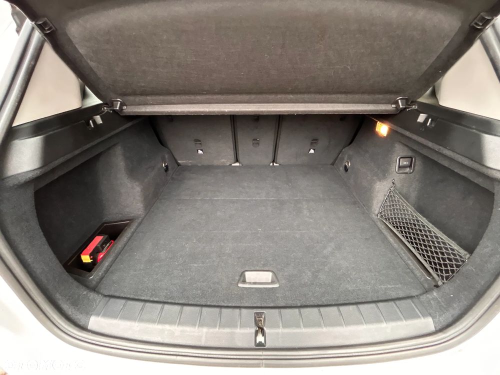 BMW X1 sDrive18d - 10