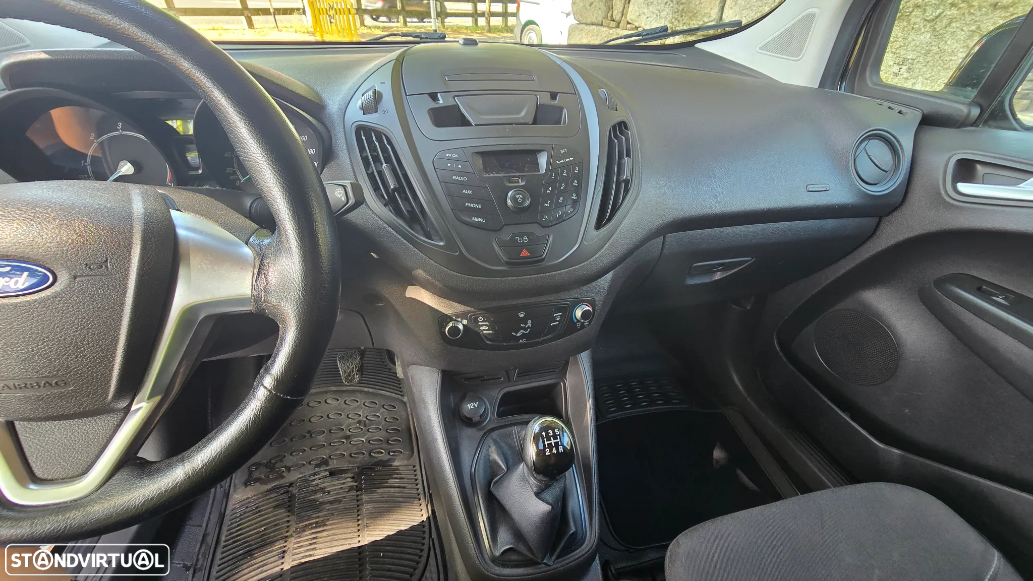 Ford Courier - 14
