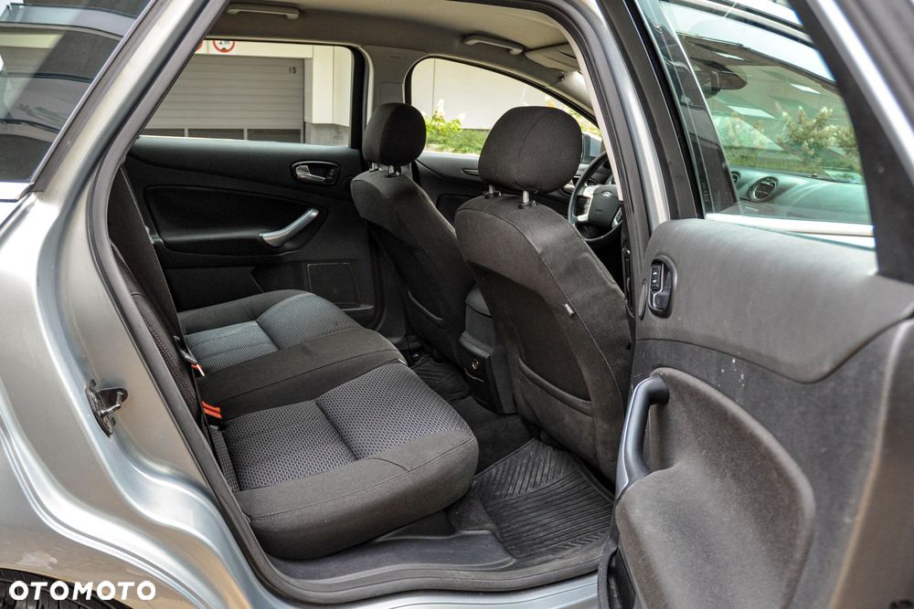 Ford Mondeo - 12