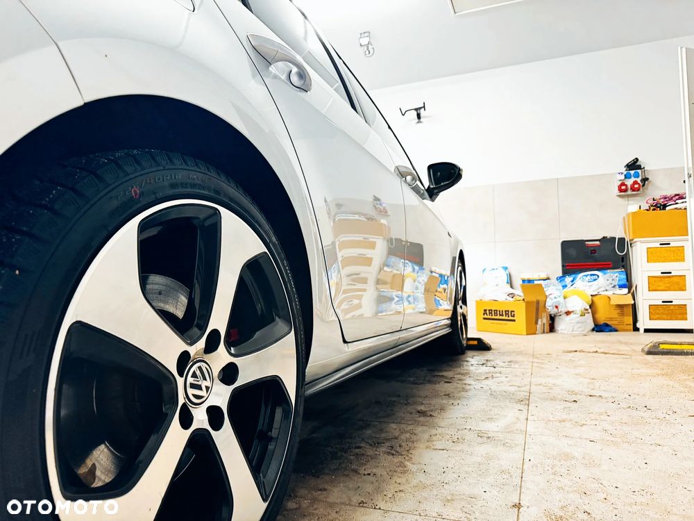 Volkswagen Golf GTI Performance BlueMotion Technology DSG - 5