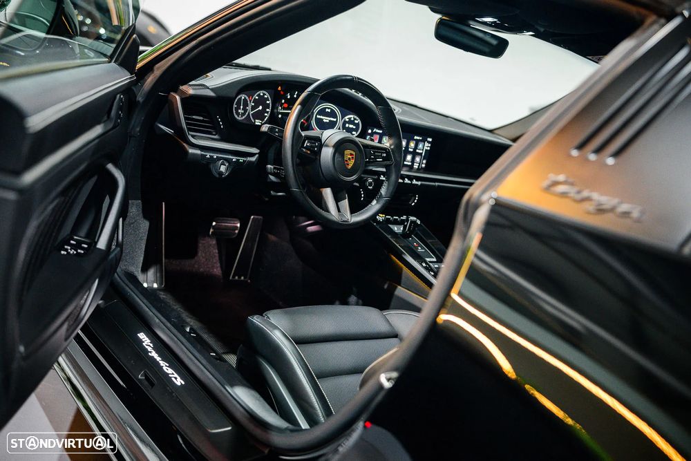 Porsche 911 (992) Targa 4 GTS PDK - 17