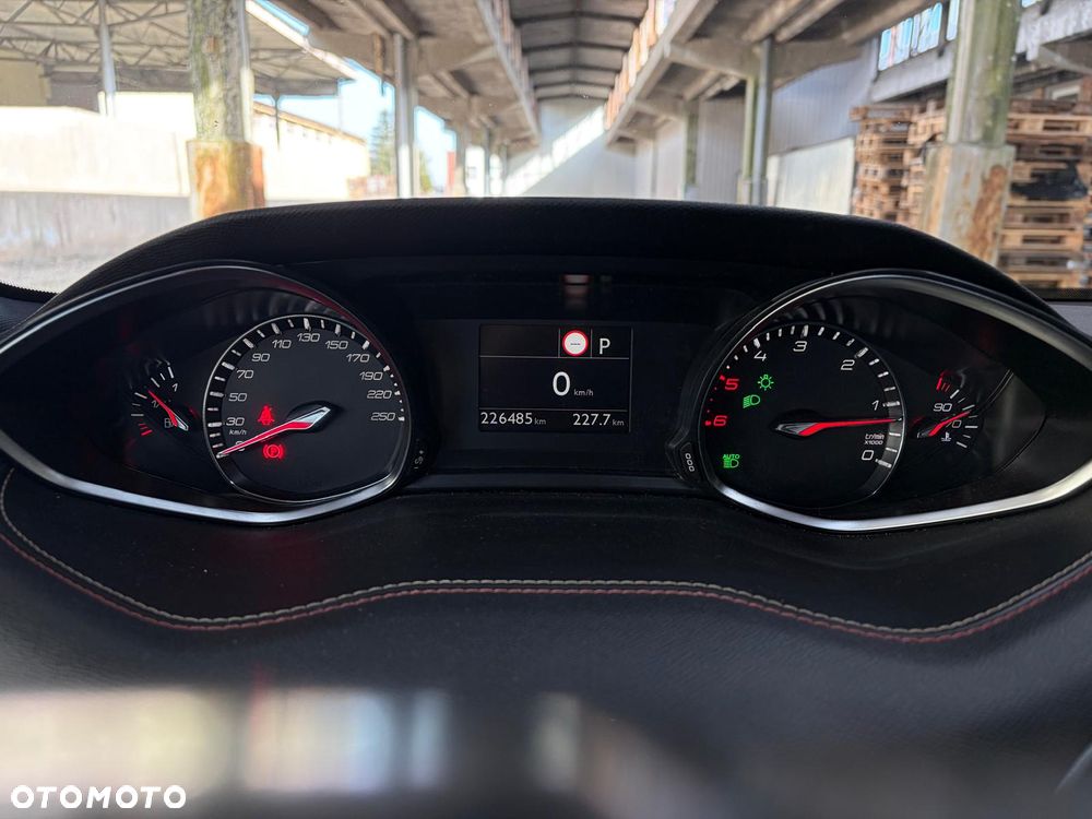 Peugeot 308 BlueHDi FAP 130 EAT8 Stop & Start GT Pack - 32