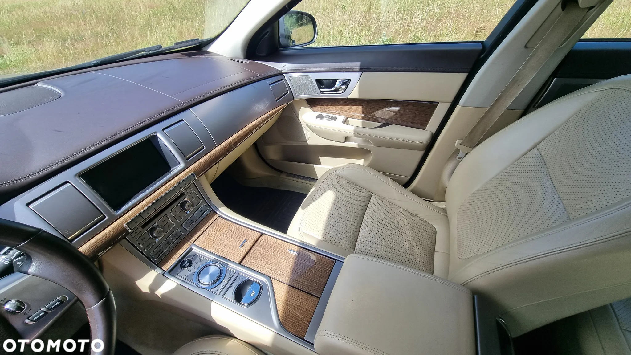 Jaguar XF 4.2 V8 Premium Luxury - 5