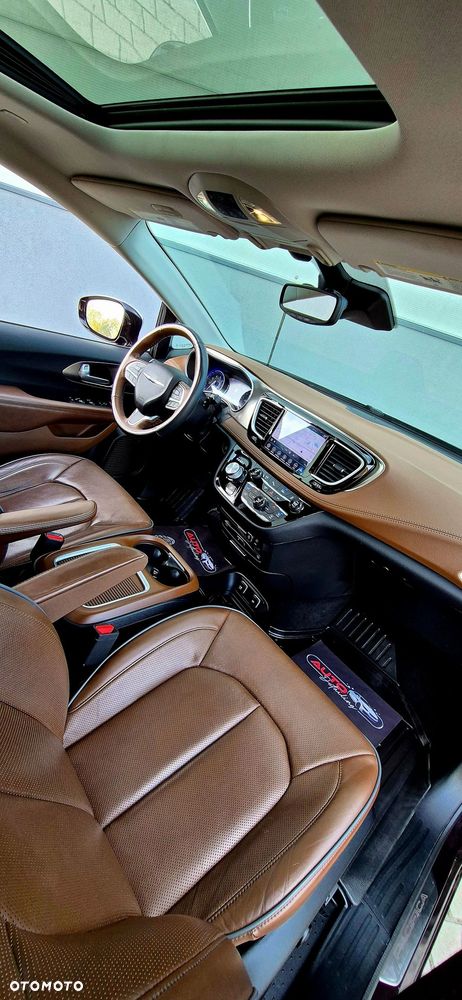 Chrysler Pacifica - 17