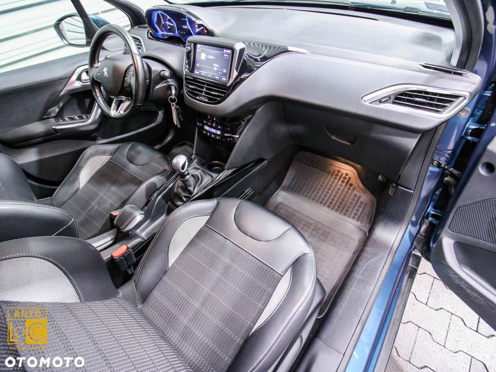 Peugeot 2008 1.2 Pure Tech Allure S&S - 9