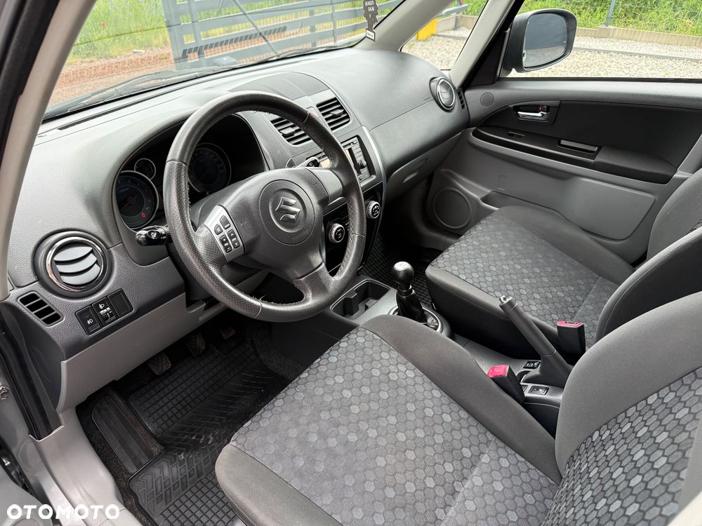Suzuki SX4 - 21