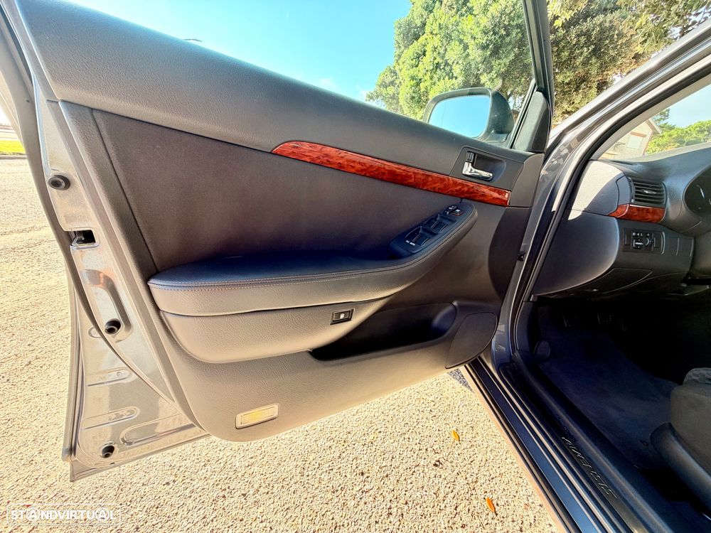 Toyota Avensis S/D 1.6 Sol EC - 13