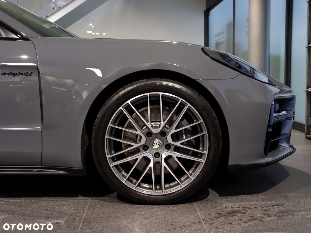 Porsche Panamera 4 E-Hybrid PHEV - 14