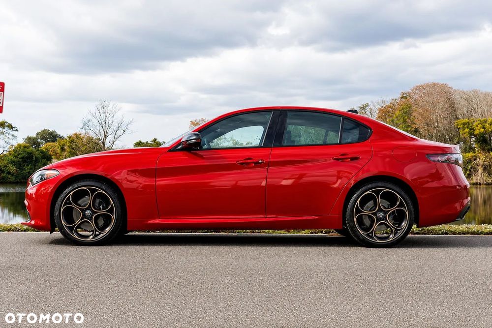 Alfa Romeo Giulia 2.0 Turbo 16V AT8-Q4 Tributo Italiano - 6