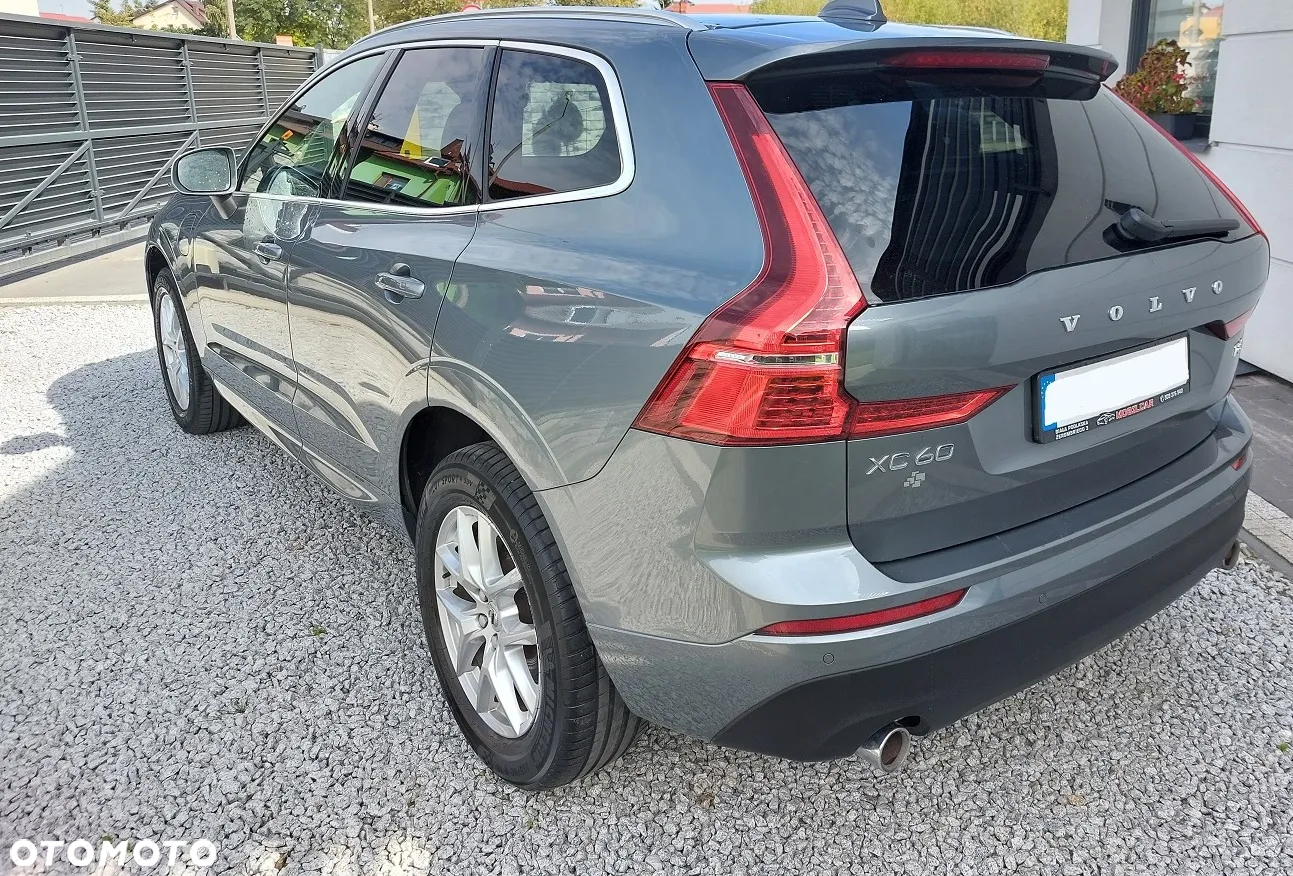 Volvo XC 60 T8 Twin Engine AWD Geartronic Momentum - 9