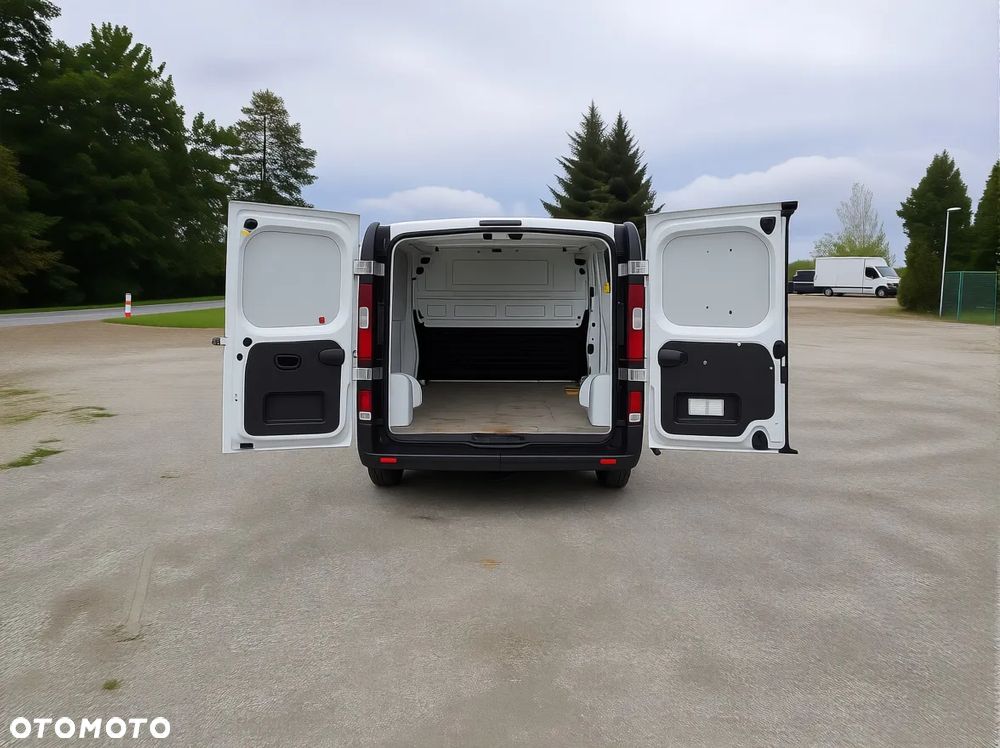 Opel vivaro - 8