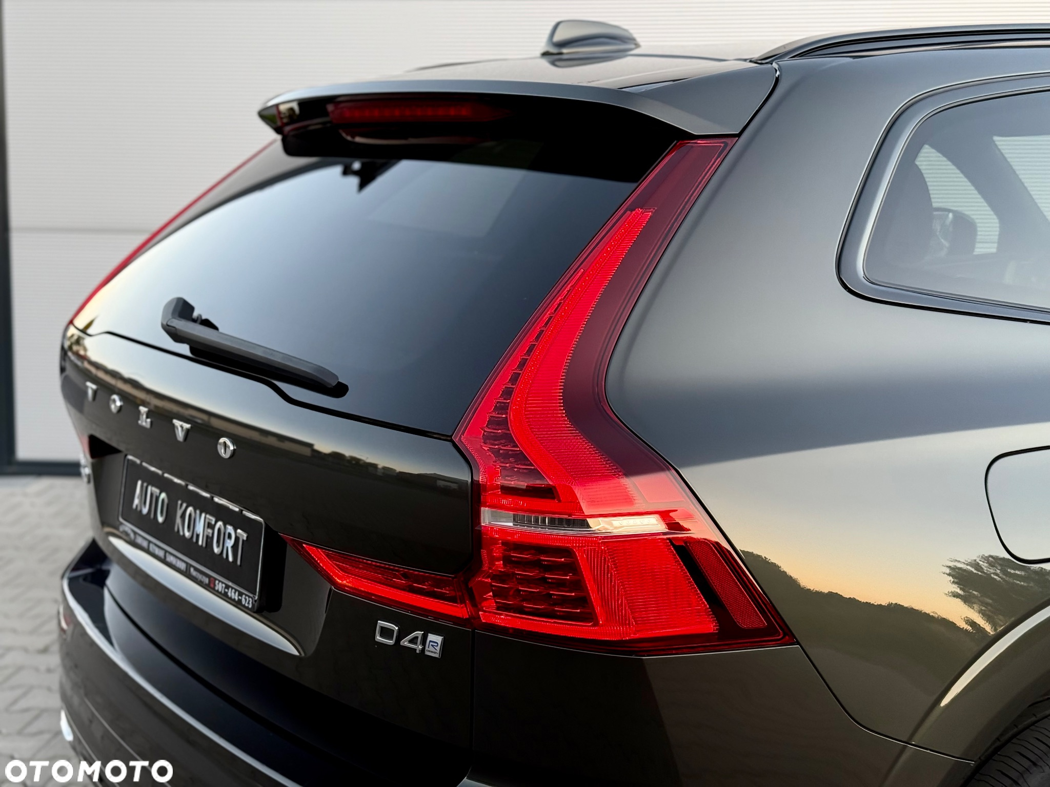 Volvo XC 60 D4 R-Design - 18