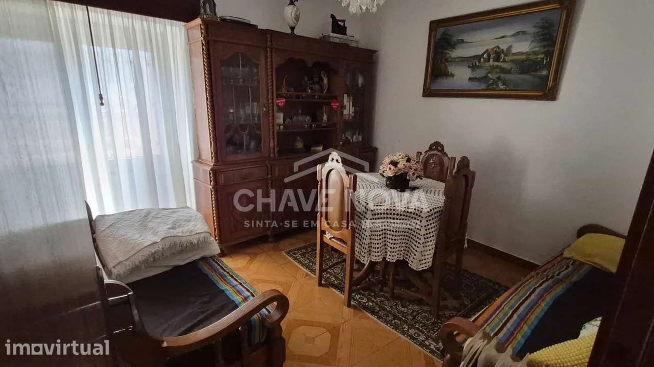 Moradia T4 integrada num conjunto habitacional tradicional - Grande imagem: 4/21