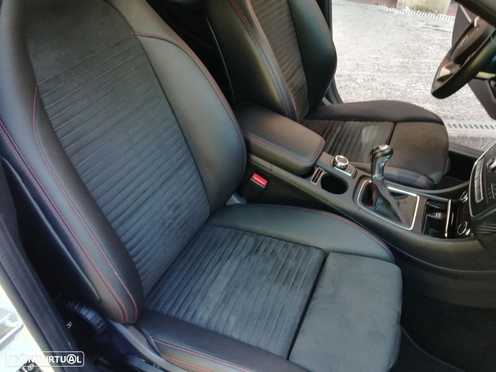 Mercedes-Benz A 200 d AMG Line - 16