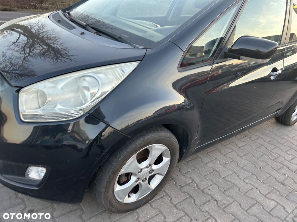 Kia Venga - 24
