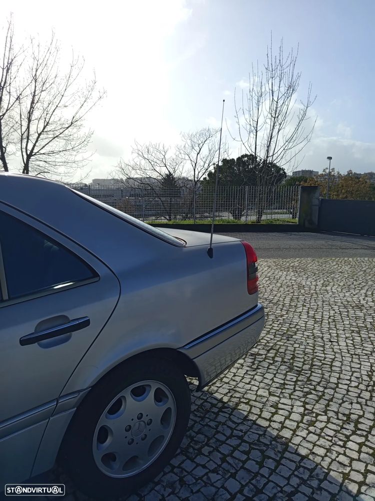Mercedes-Benz C 220 D Elegance - 17
