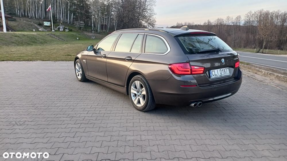 BMW Seria 5 525d xDrive Luxury Line - 14