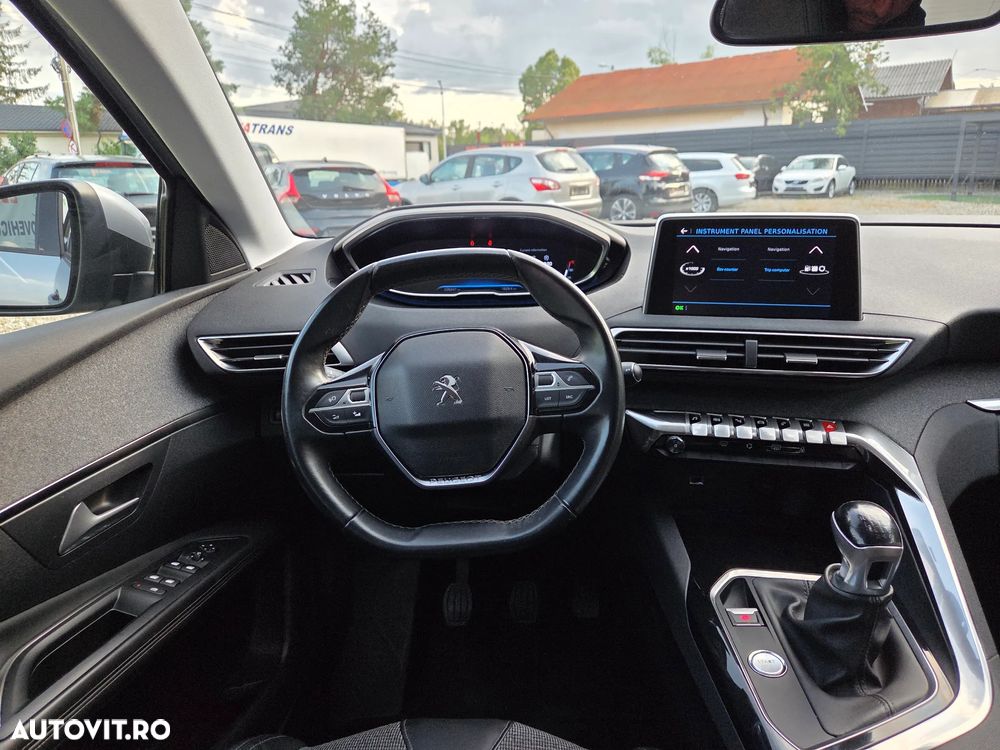 Peugeot 3008 PureTech 130 Stop & Start GPF Allure - 17