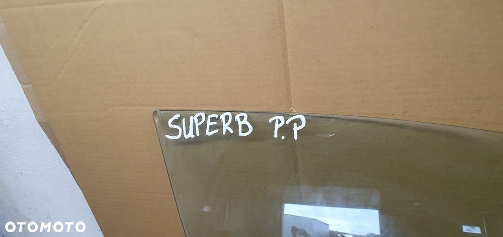 Szyba prawy przód przednia prawa Skoda Superb AS2 04r - 5