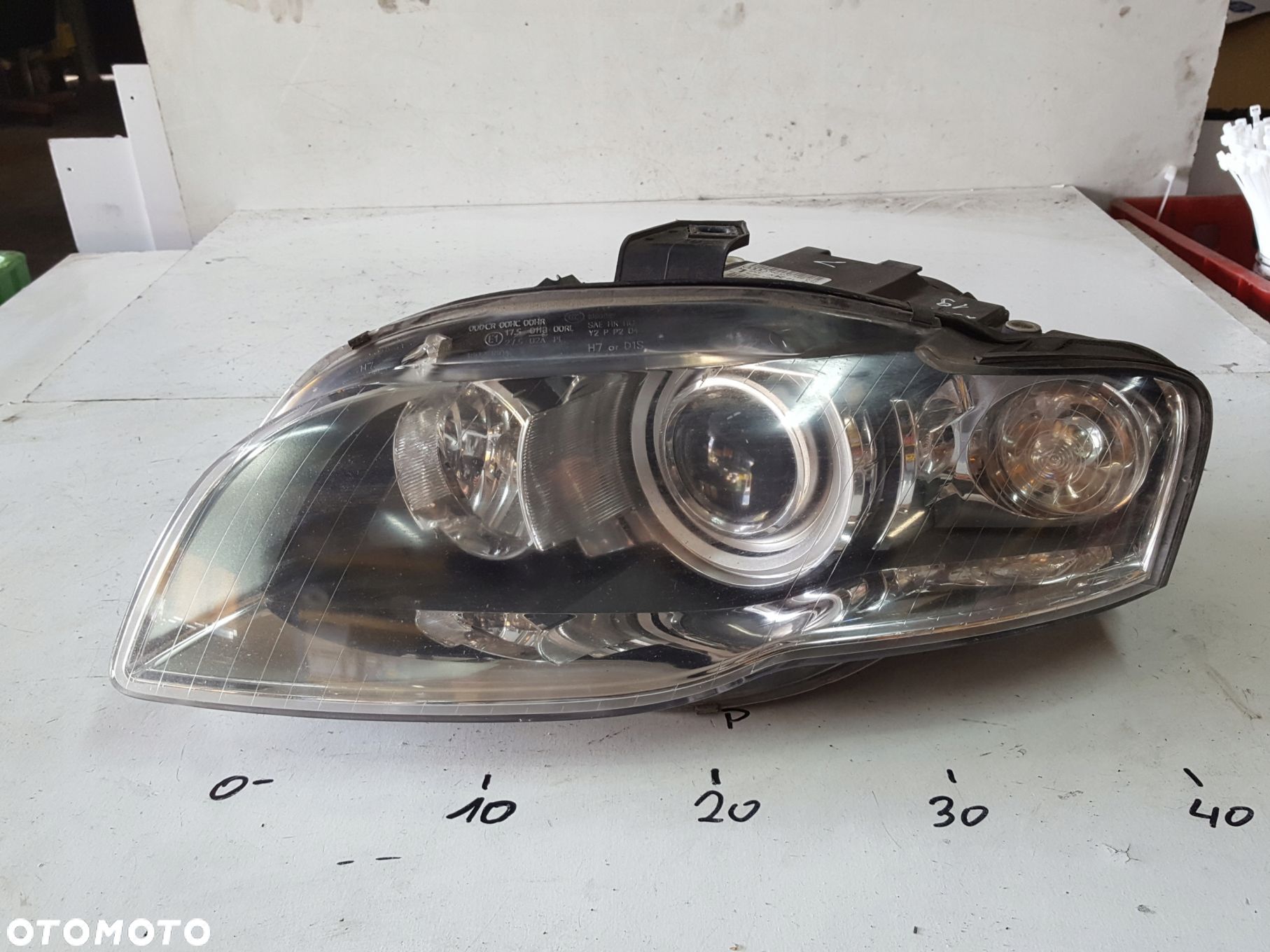 AUDI A4 B7 04-07r LAMPA BI-XENON LEWA PRZÓD ANGLIK - 1