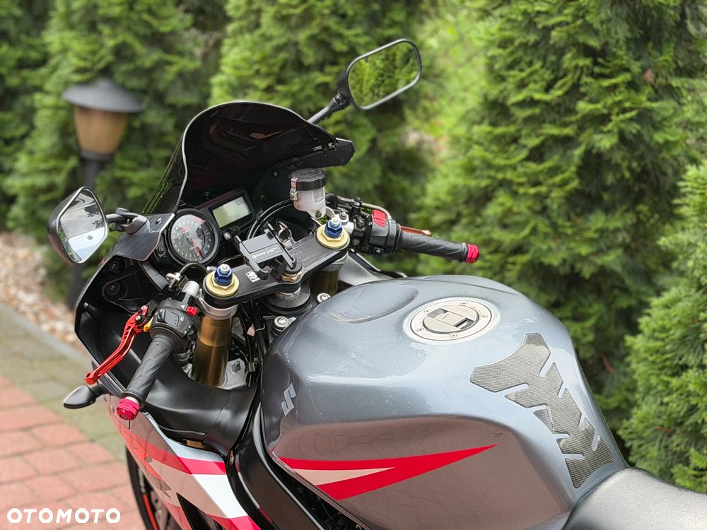 Suzuki GSX-R - 15