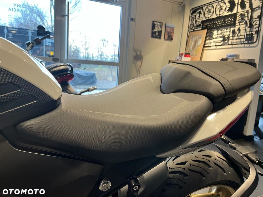 Triumph Trident - 27