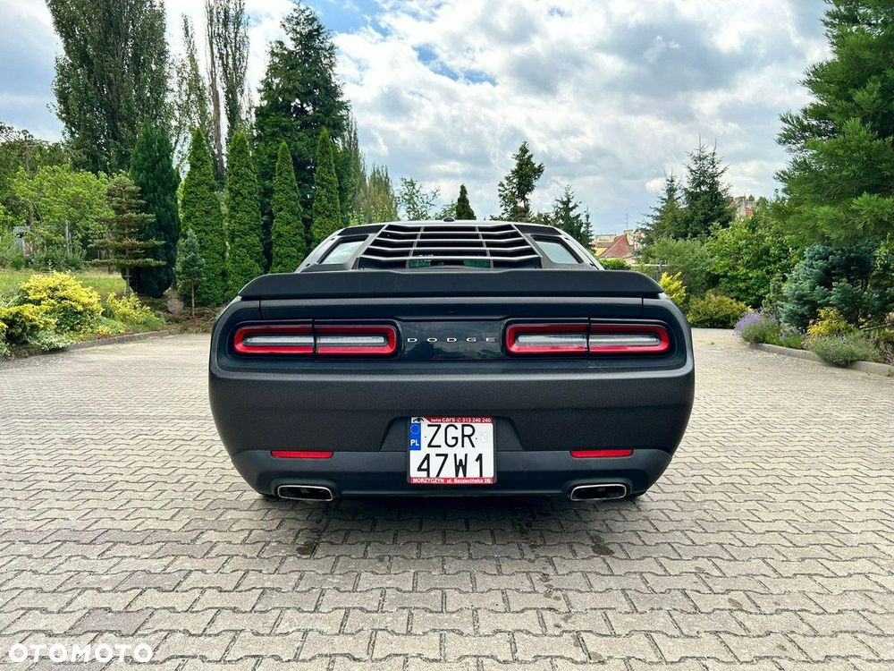 Dodge Challenger - 5