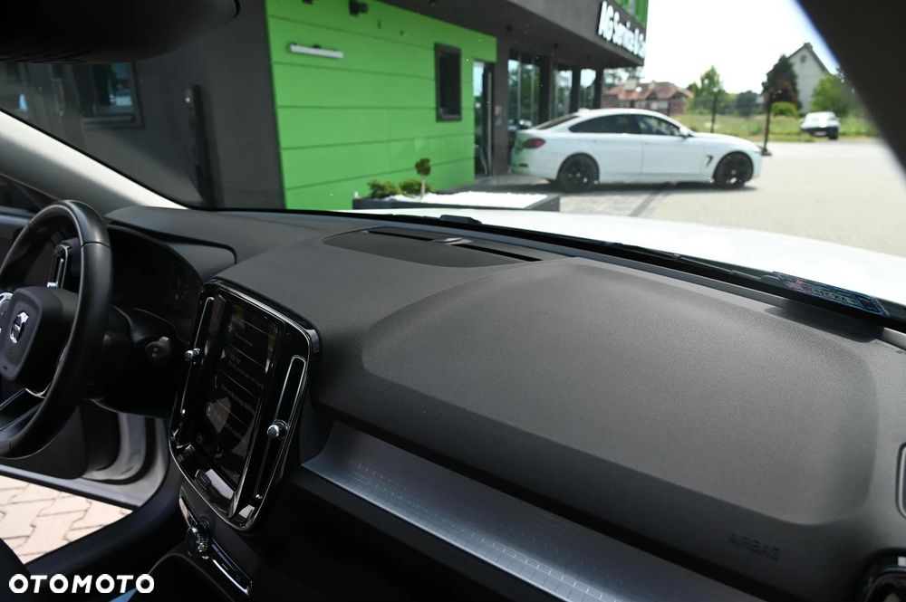 Volvo XC 40 T3 Momentum Core - 33
