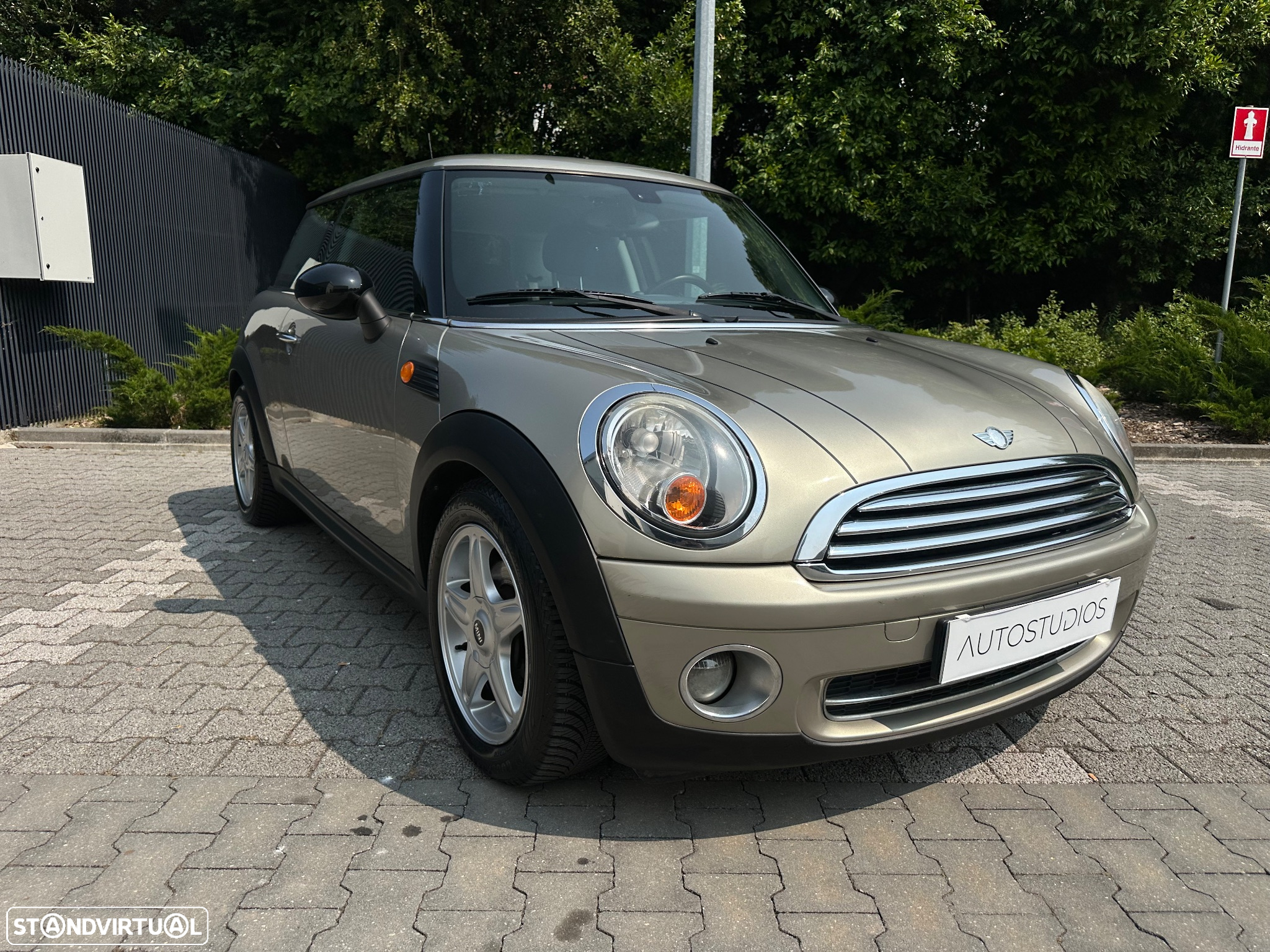 MINI 3 Portas One 1.4 Auto - 5