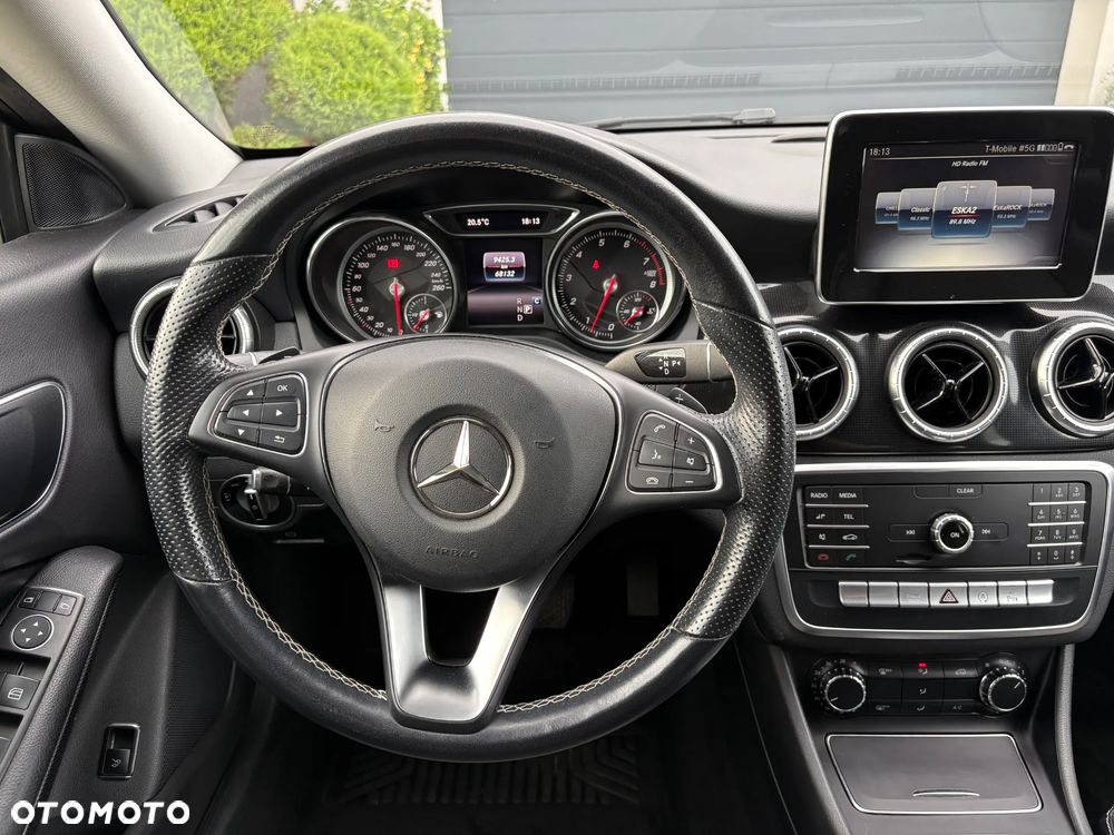 Mercedes-Benz CLA 180 7G-DCT - 4