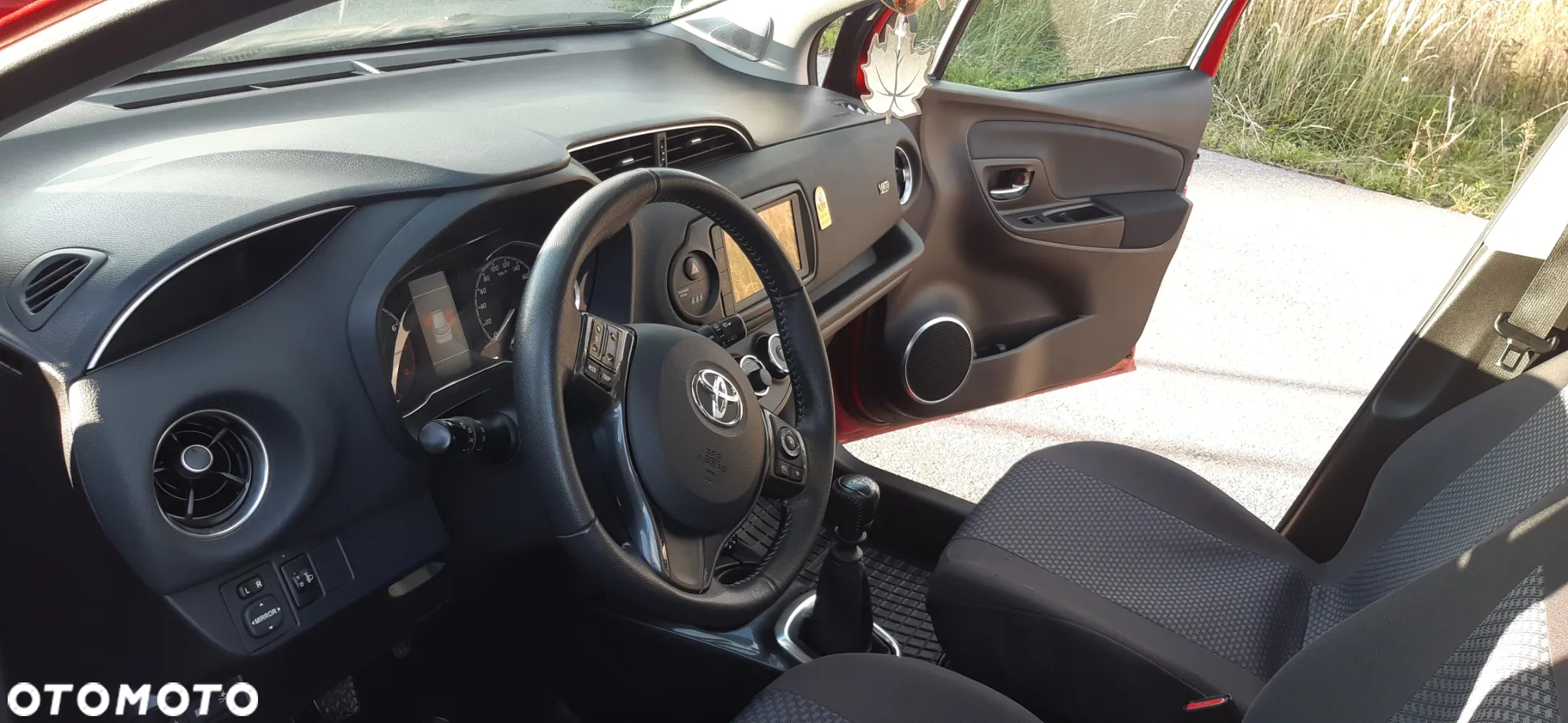 Toyota Yaris 1.5 Premium - 6