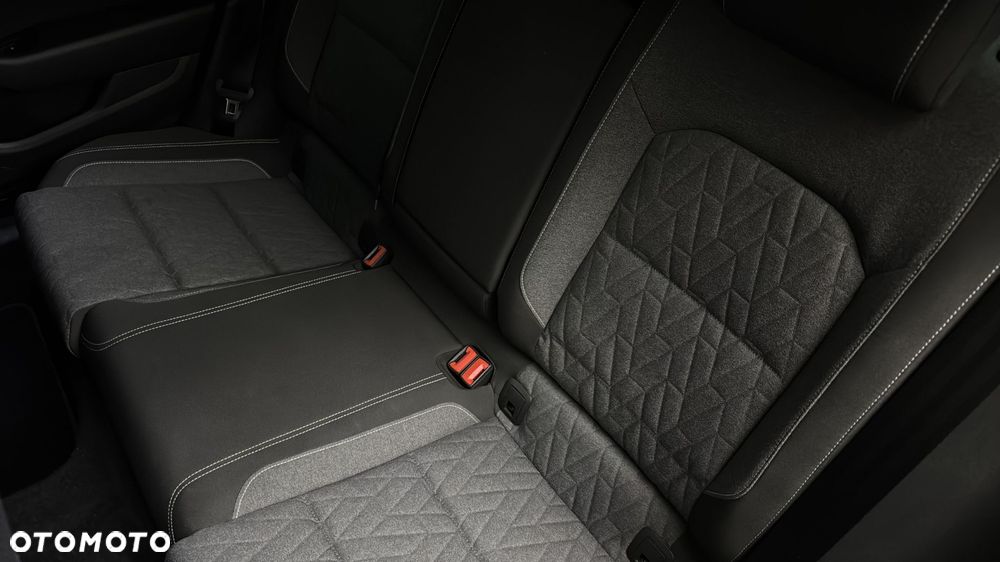 Volkswagen Passat Variant 1.5 TSI EVO Business DSG - 14