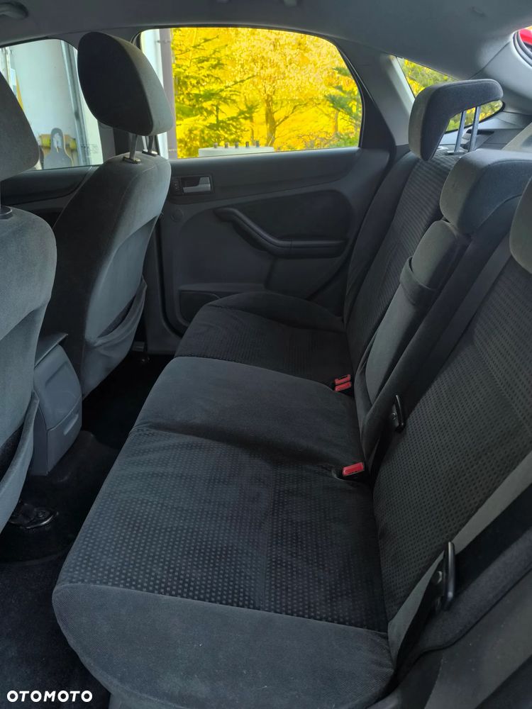 Ford Focus 1.8 TDCi Ghia - 8