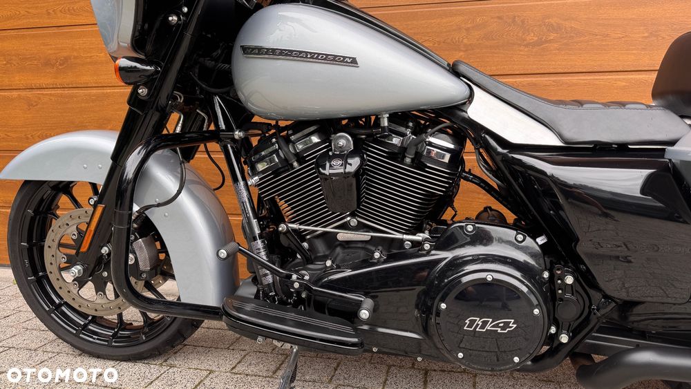 Harley-Davidson Touring Street Glide - 13