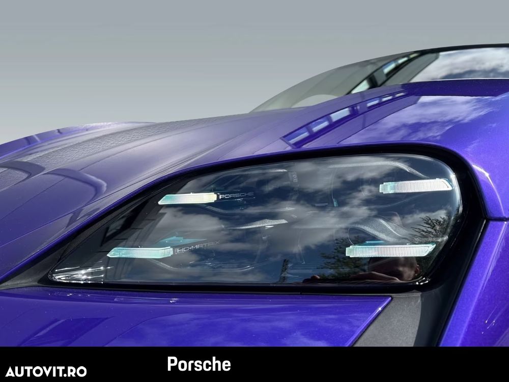 Porsche Taycan Turbo GT - 12