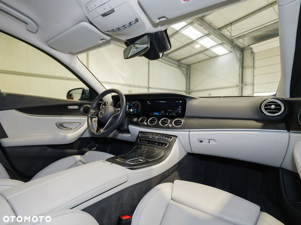 Mercedes-Benz Klasa E 300 de Avantgarde - 23